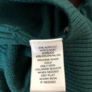 Lightweight sweater from the Loft Forest Green